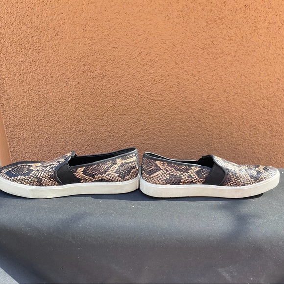 Vince "Blair" snakeskin pattern slip-on sneakers - size 7 - Picture 2 of 5